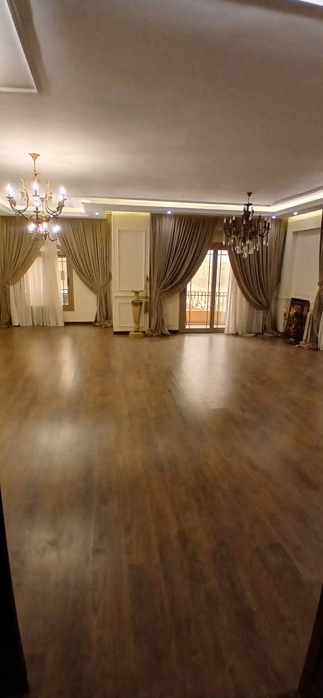 *شقة للإيجار في فيلات البنفسج 😊*