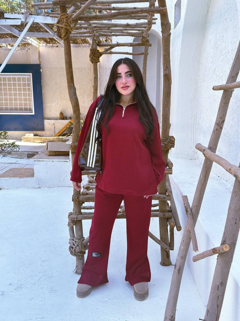 🌿 الموديل: سوت قطعتين بنطلون مفتوح