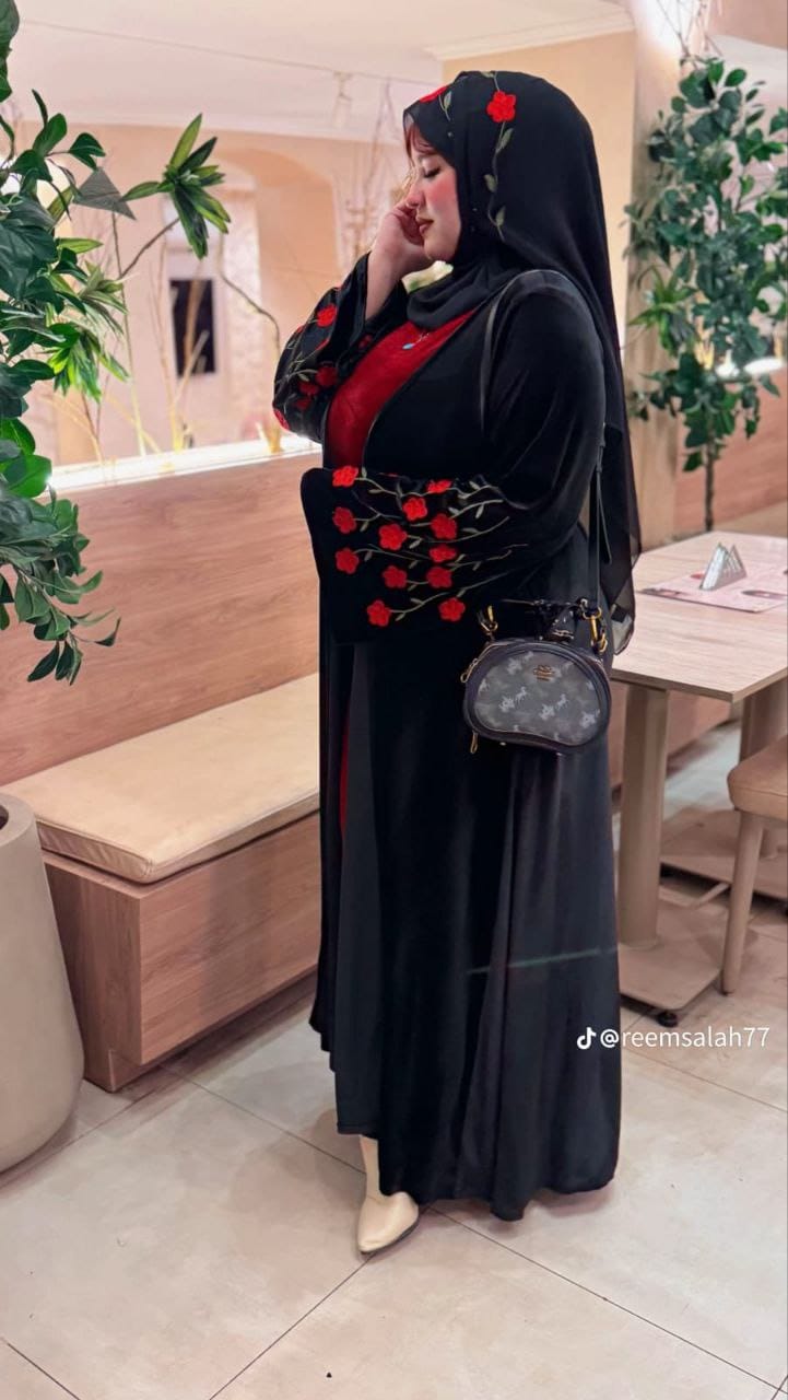 الموديل❤️❤️ توينز تطريز   الخامة✨ قطيفه  مستورد 💯