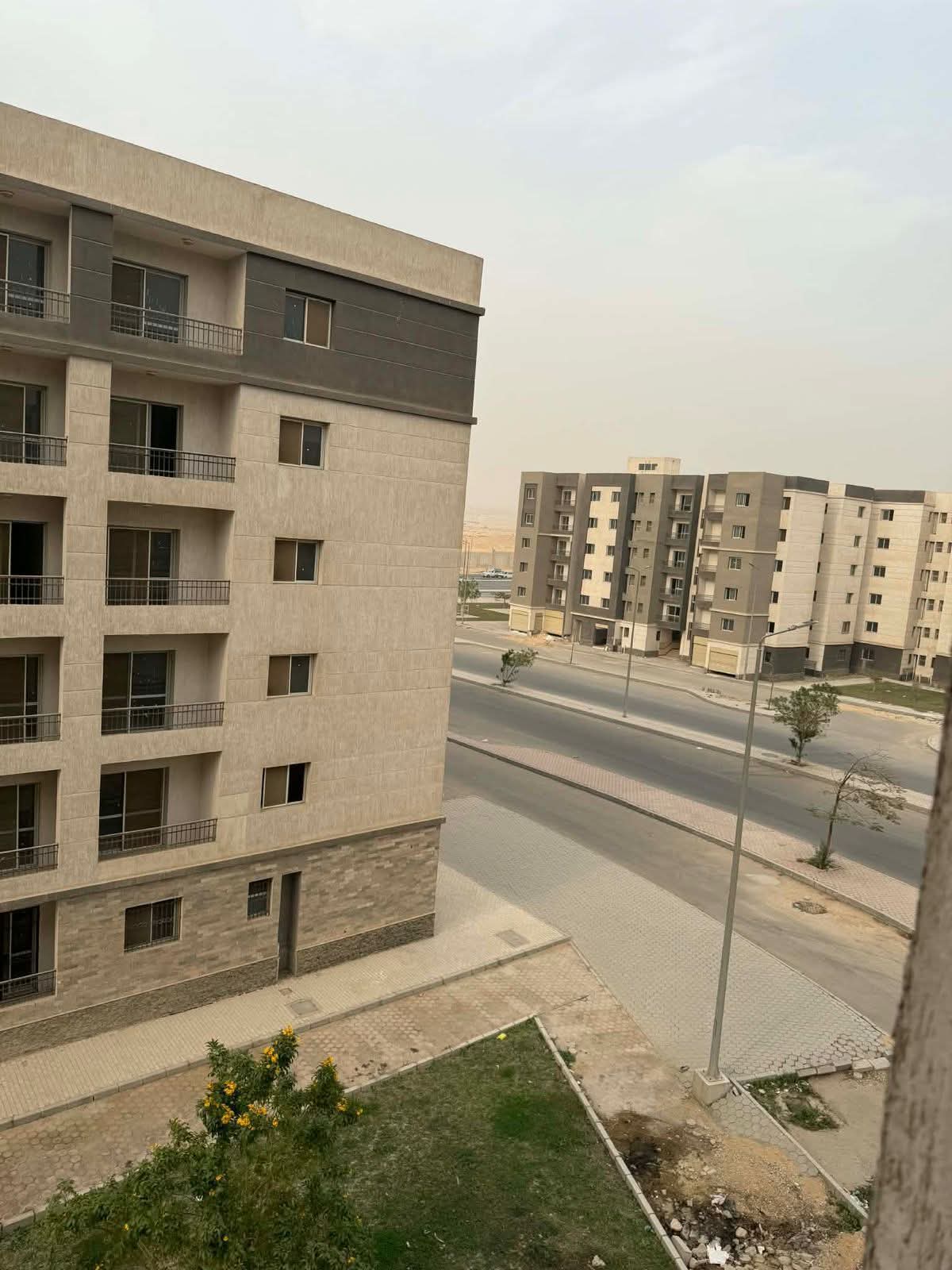 🏡 شقة لقطة للبيع – روضة العبور  📍 الموقع مميز  🏢 دور: ثالث (أمامي) 📐 المساحة: 102 متر